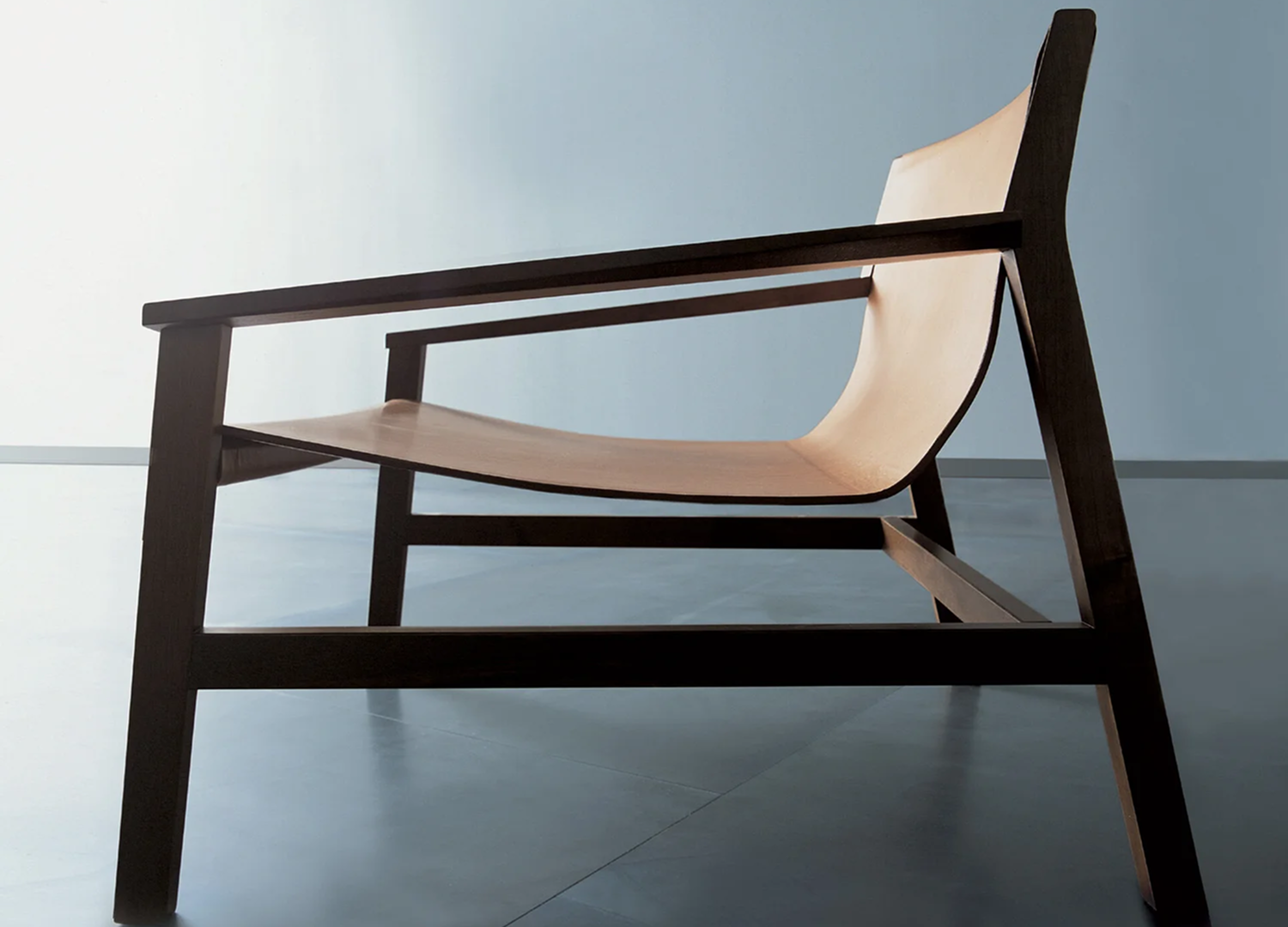 SDRAIO luxury lounge seating with distinctive leather construction