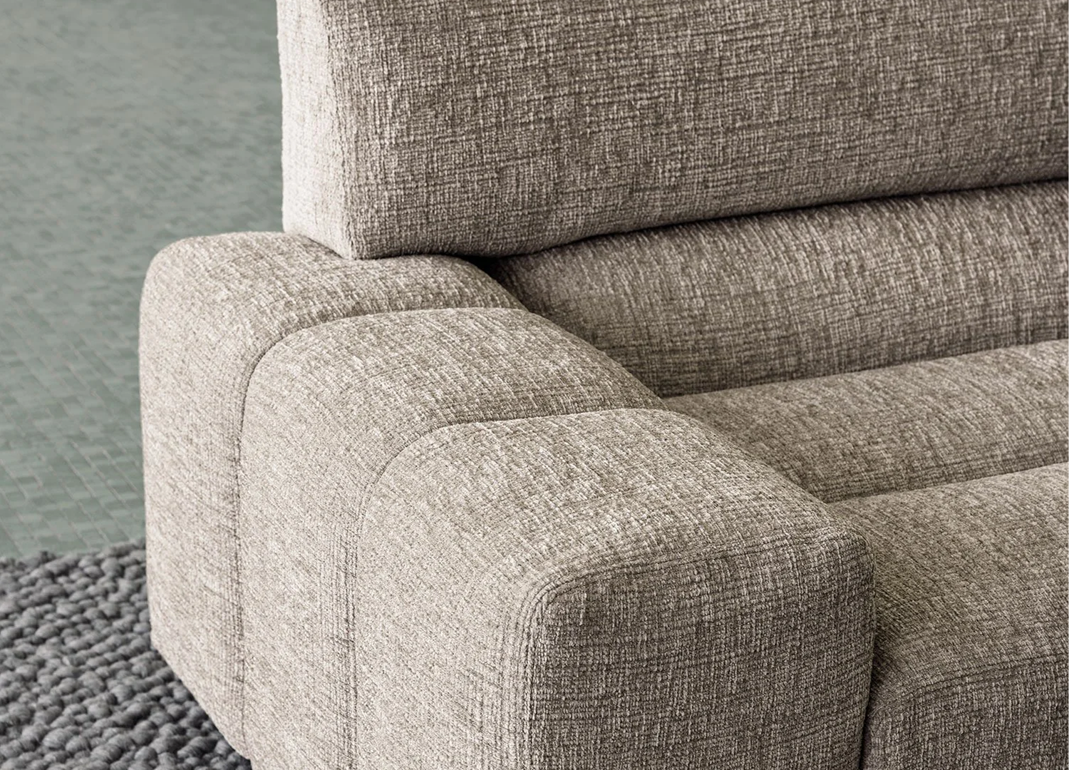 PHIL Italian designer seating with customizable contemporary design