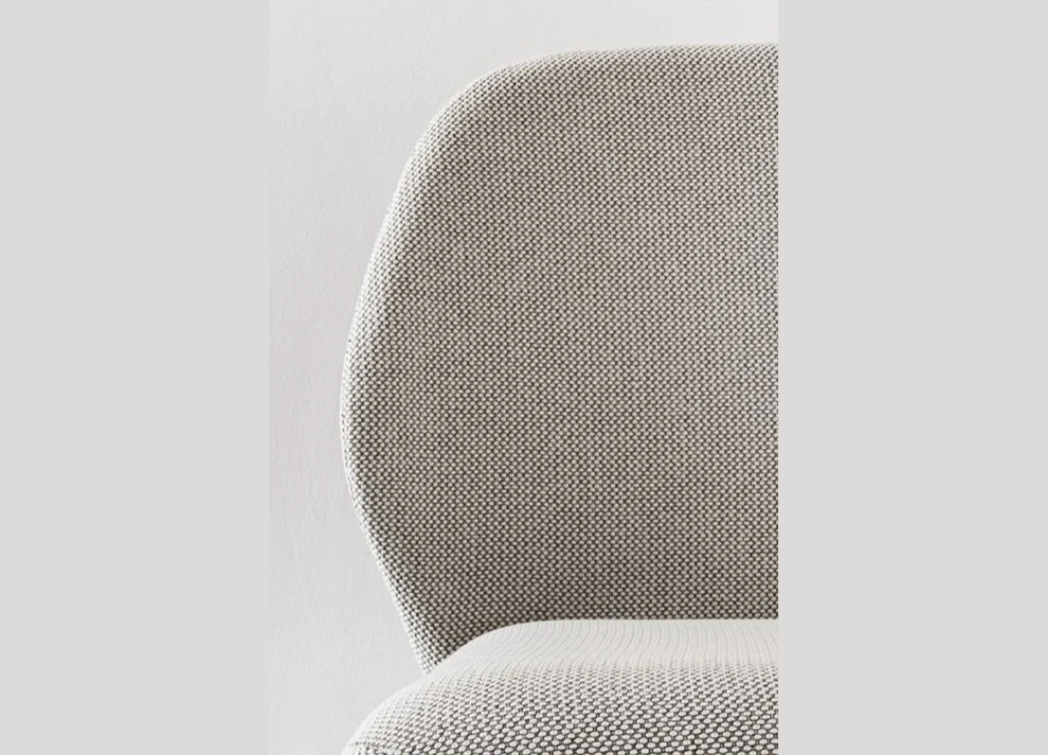 DUMBO chair by Zaven with sculptural modern silhouette