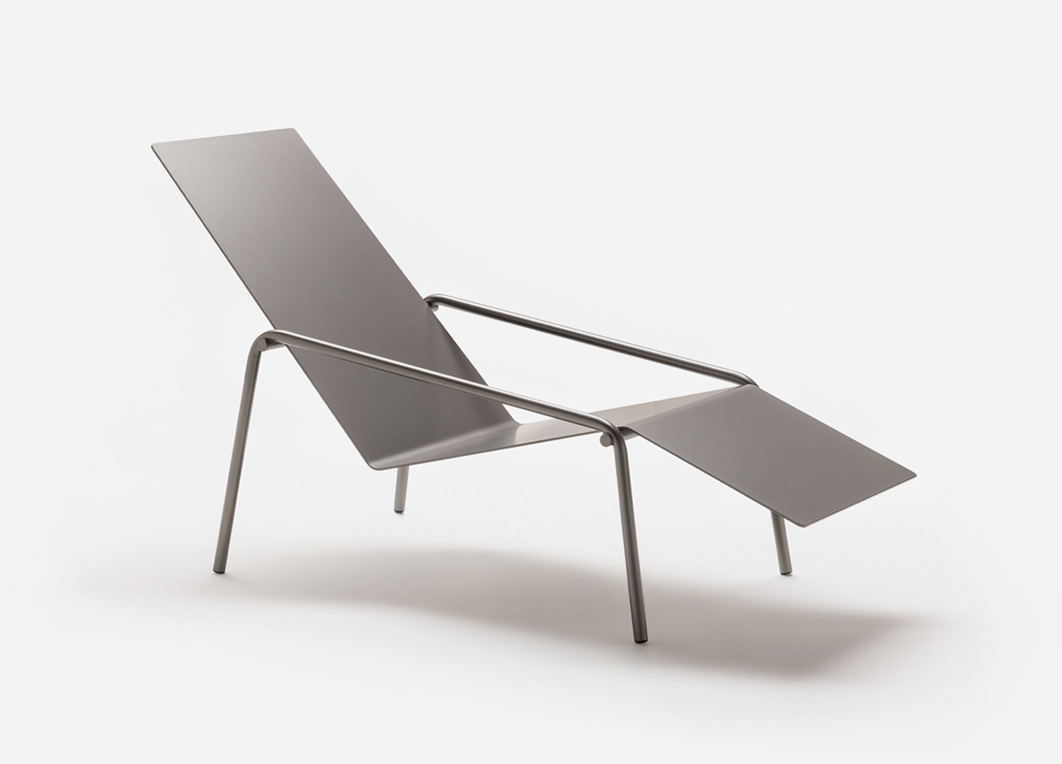 FILLET LOUNGE modern outdoor chaise with removable seating cushions