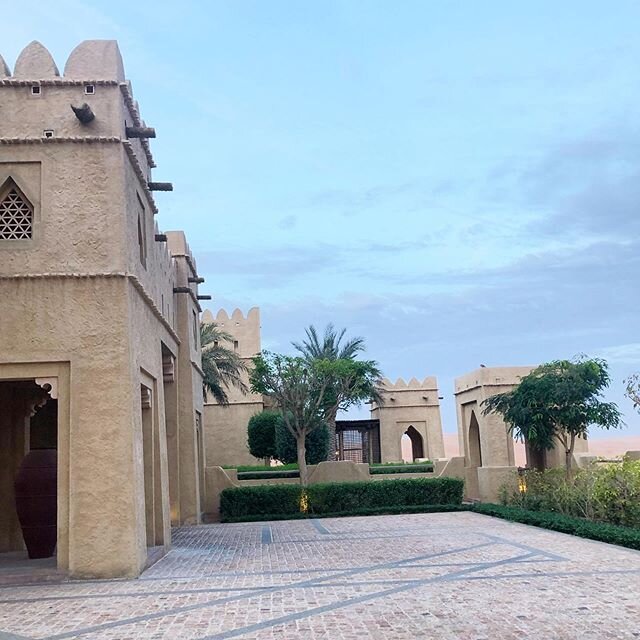 The Qasr Al Sarab is a remote and exclusive resort in the middle of the Empty Quarter, a desert with the world&rsquo;s largest sand mass that touches the borders of the United Arab Emirates, Saudi Arabia, Oman, and Yemen. The architecture for the res