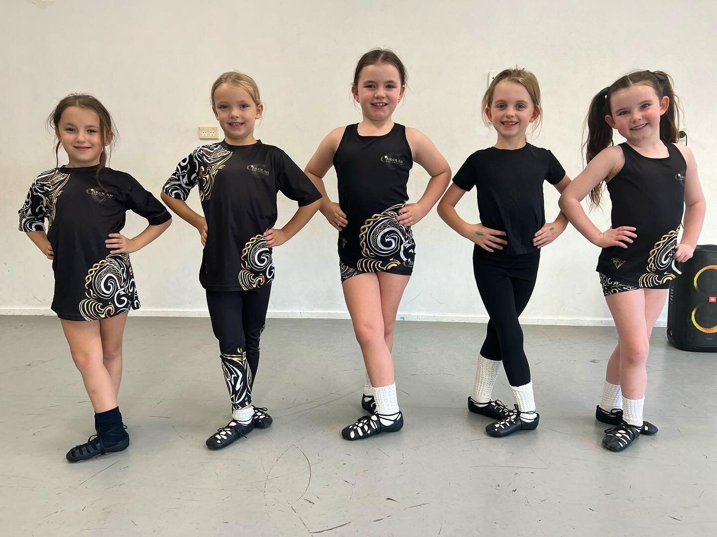 Last classes done for all of our superstars before the @sunshinestatechampionships ! Can&rsquo;t wait to watch you all perform on stage! 🤩🤩🤩

#thecarolanacademy #sunshinestatechampionships2023 #irishdancers #irishdancing #irishdance
