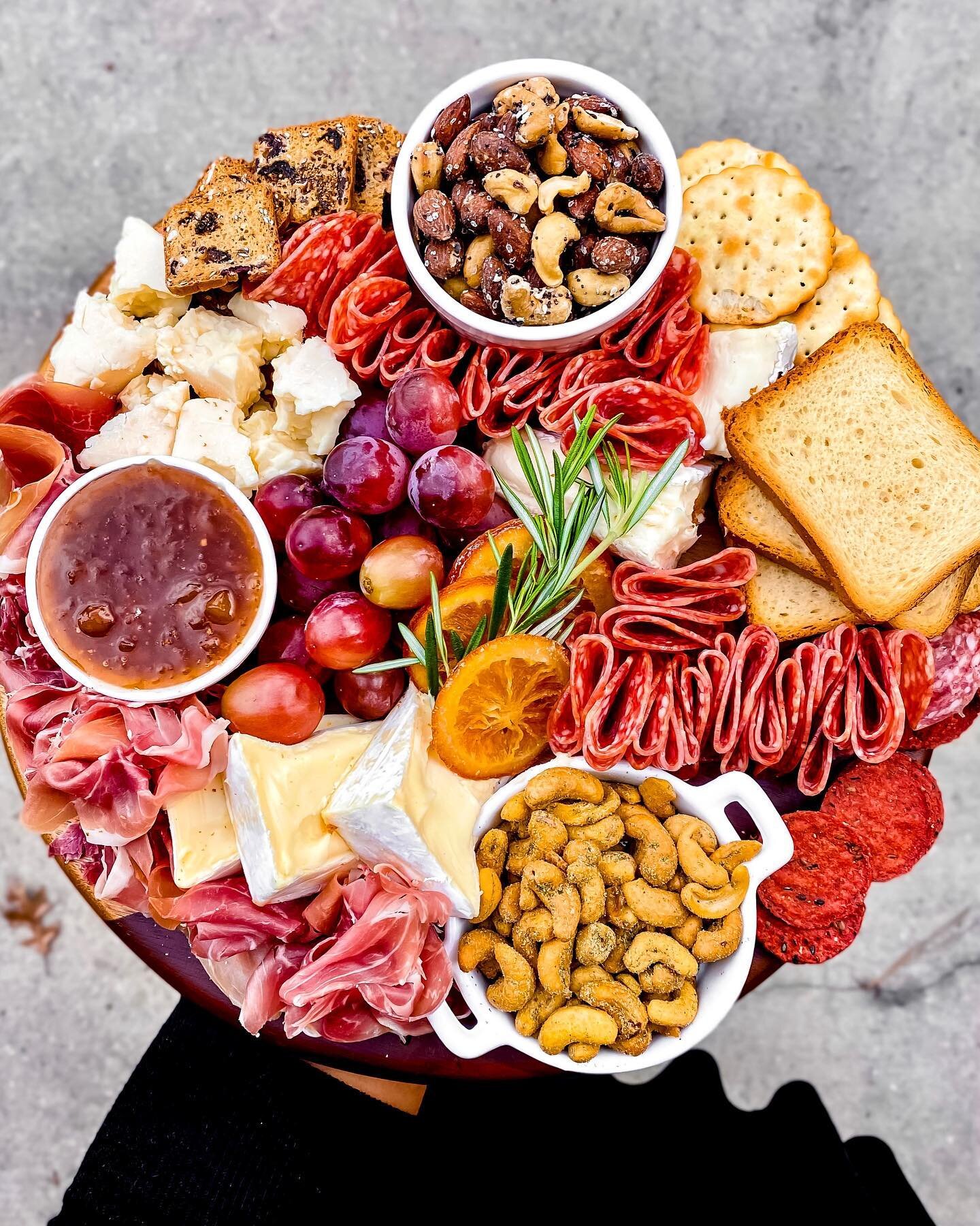 I have been obsessed with charcuterie and cheese boards and I finally made one of my own for the holidays after being inspired by all the beautiful boards on Instagram (especially ones by @raleighcheesy and @betterwithju). To be quite honest, I would