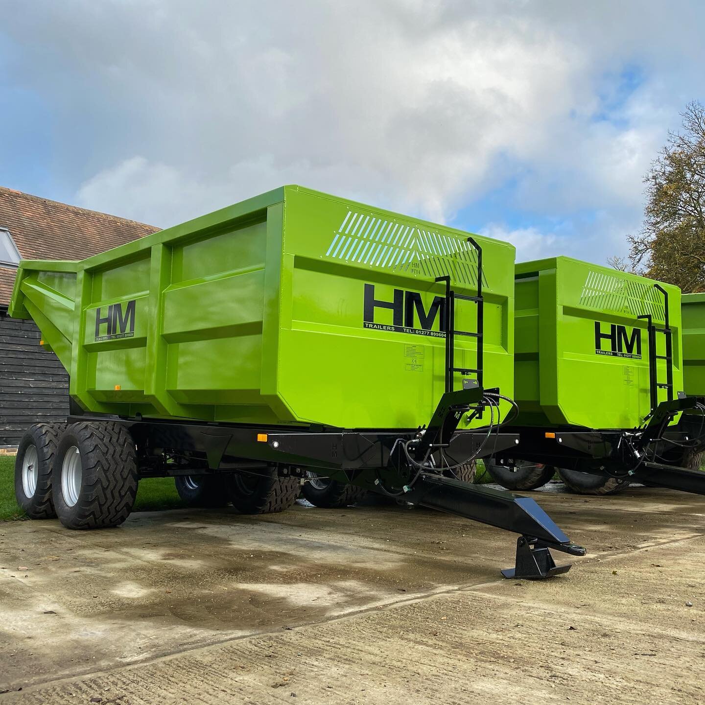 The latest pair of HMDT 14 Agri dump trailers produced here at HM! Ready to be put to work! 

#hmtrailers #agri #agridump #farmtrailer #britishfarming #britishagriculture #agriculture #farminguk #farminglife