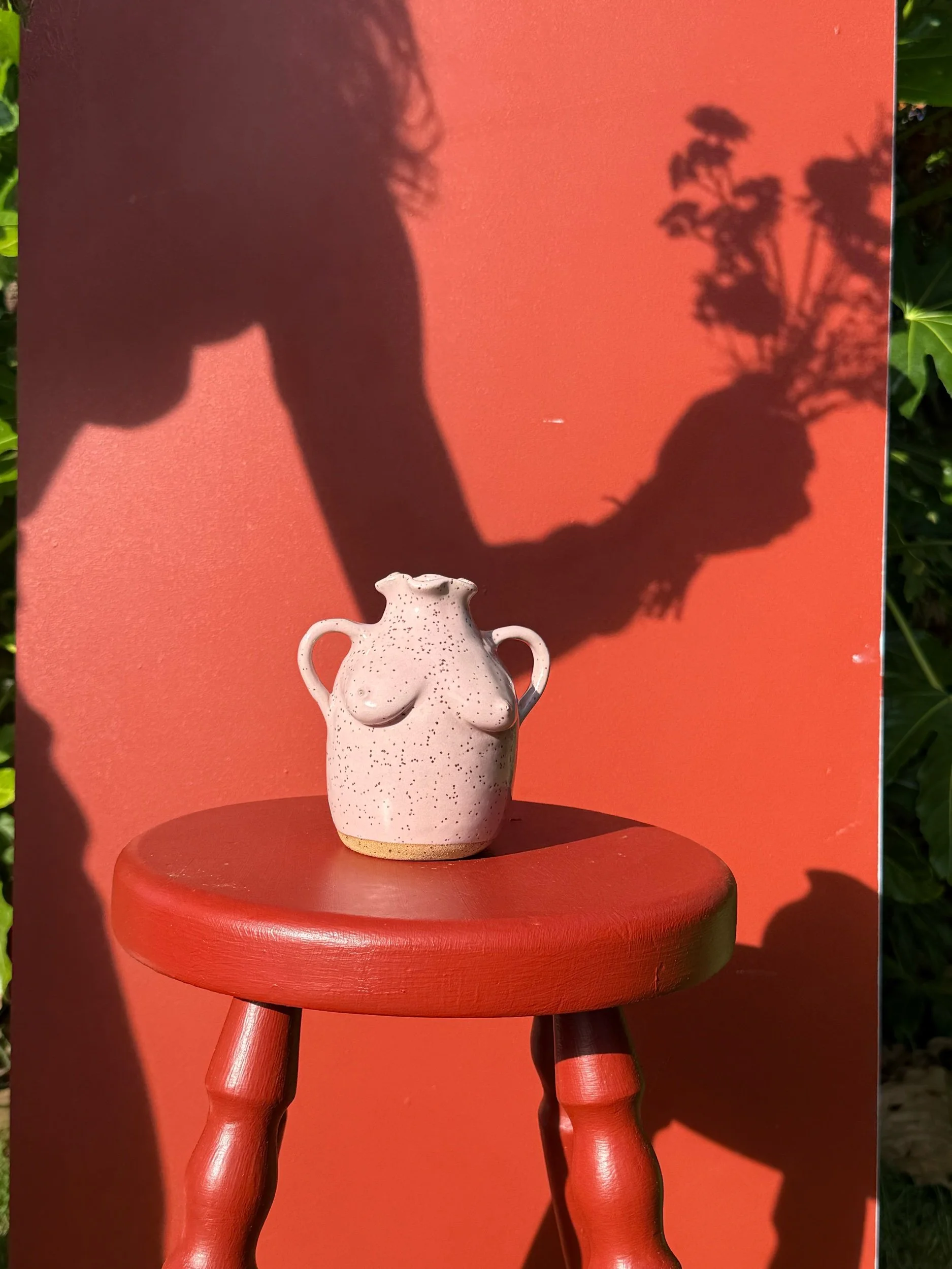 Ayla amphora with frills