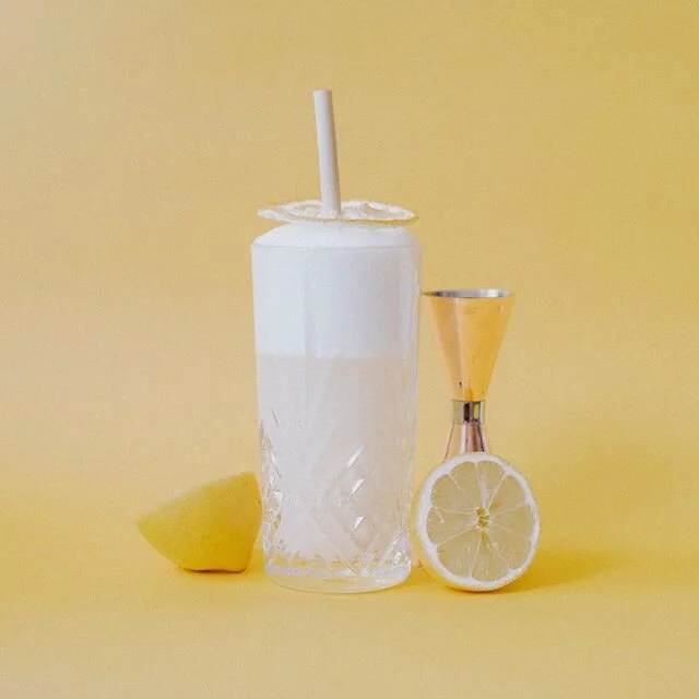 It’s Friyay! Let’s present our cocktail of the day, Gin Fizz ⛱
-
The perfect cocktail for gin lovers. It is refreshing and the light, citrusy flavour lets the gin take centre stage! It’s made of Gin, lemon, sugar and soda!

In the box: All ingredients for 6 cocktails + recipe delivered to your door!
-
#luxembourg #letzebuerg #luxembourgville #igersluxembourg #blogger_lu #igluxembourg #cocktailbox #livraisonluxembourg #cocktaillovers #summervibes #summertime #suntime #quarantine #shoppingluxembourg #madeinluxembourg #cocktailhour #summerinspo #flatlay