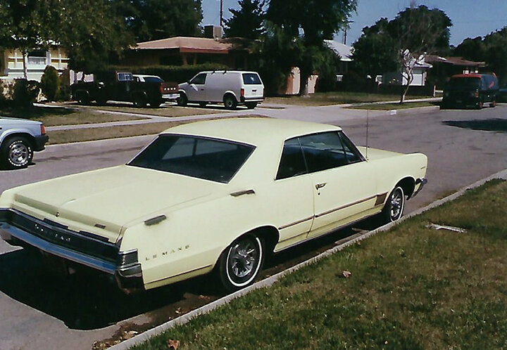 Pontiac PhotosS.jpg