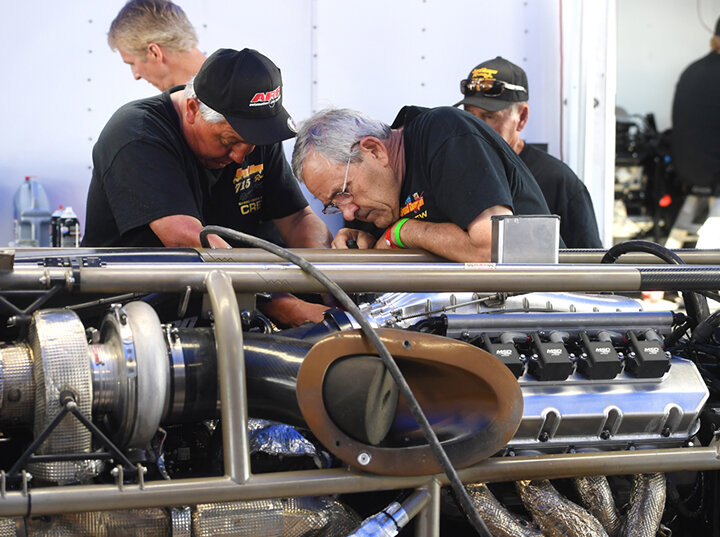 Engine builder Kenny Duttweiler on the right. Photo Marc Gewertz.