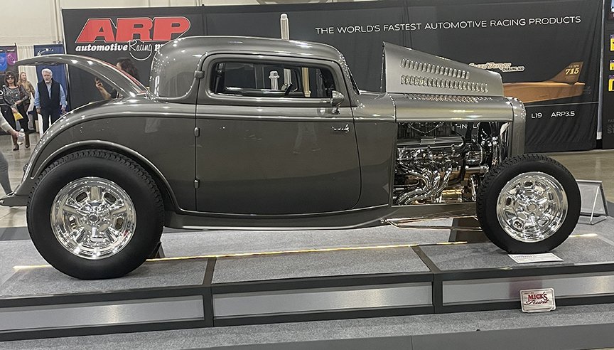 Carl Akins' '32 Ford Coupe