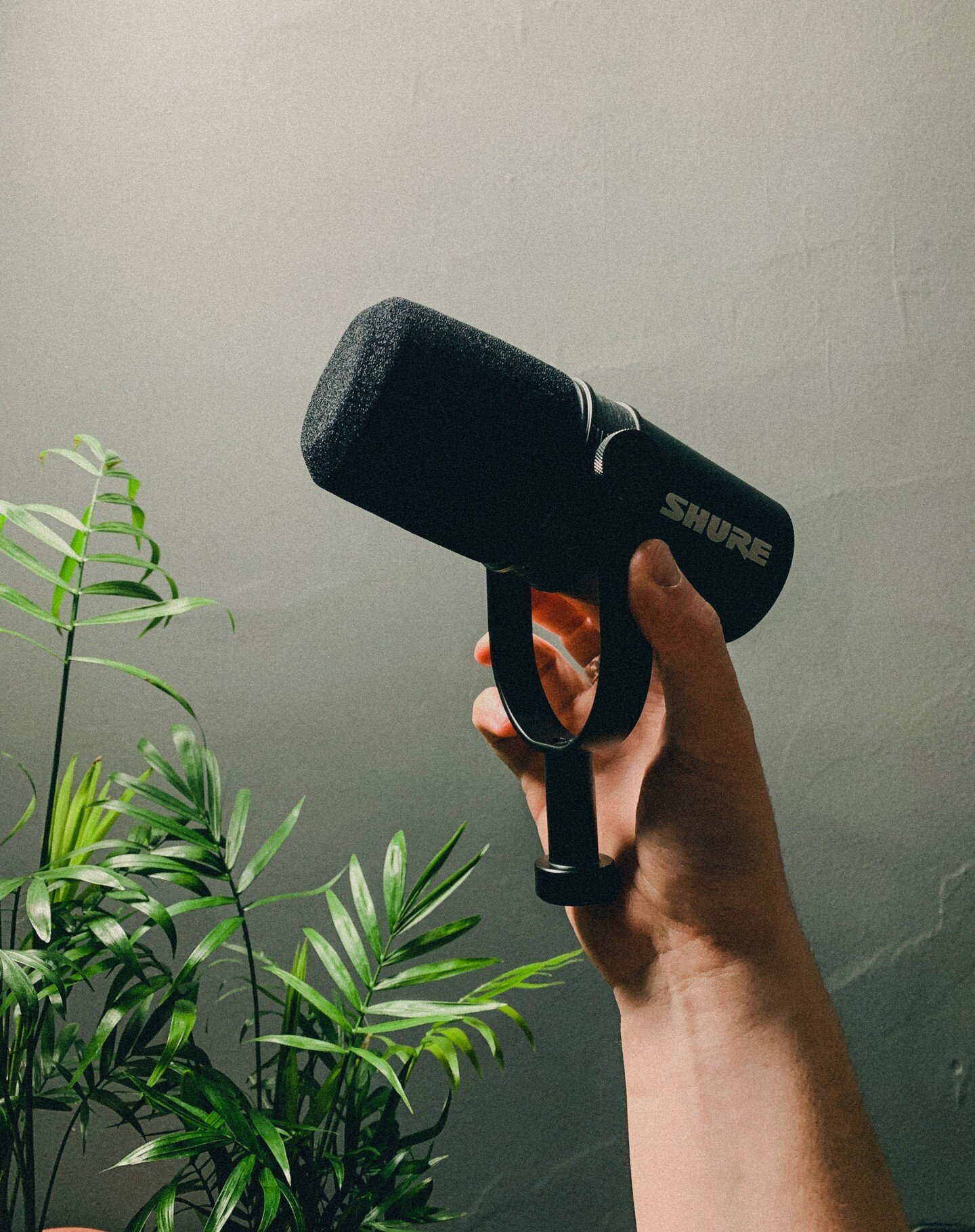 Our new favourite #podcastmic, podcast are a great way to establish yourself as an expert in your field. 
-
-
#shure#microphone#shuremicrophones #podcast #podcastlife #podcaster #podcastersofinstagram #videopodcast #marketingtips #dailymarketing #mv7