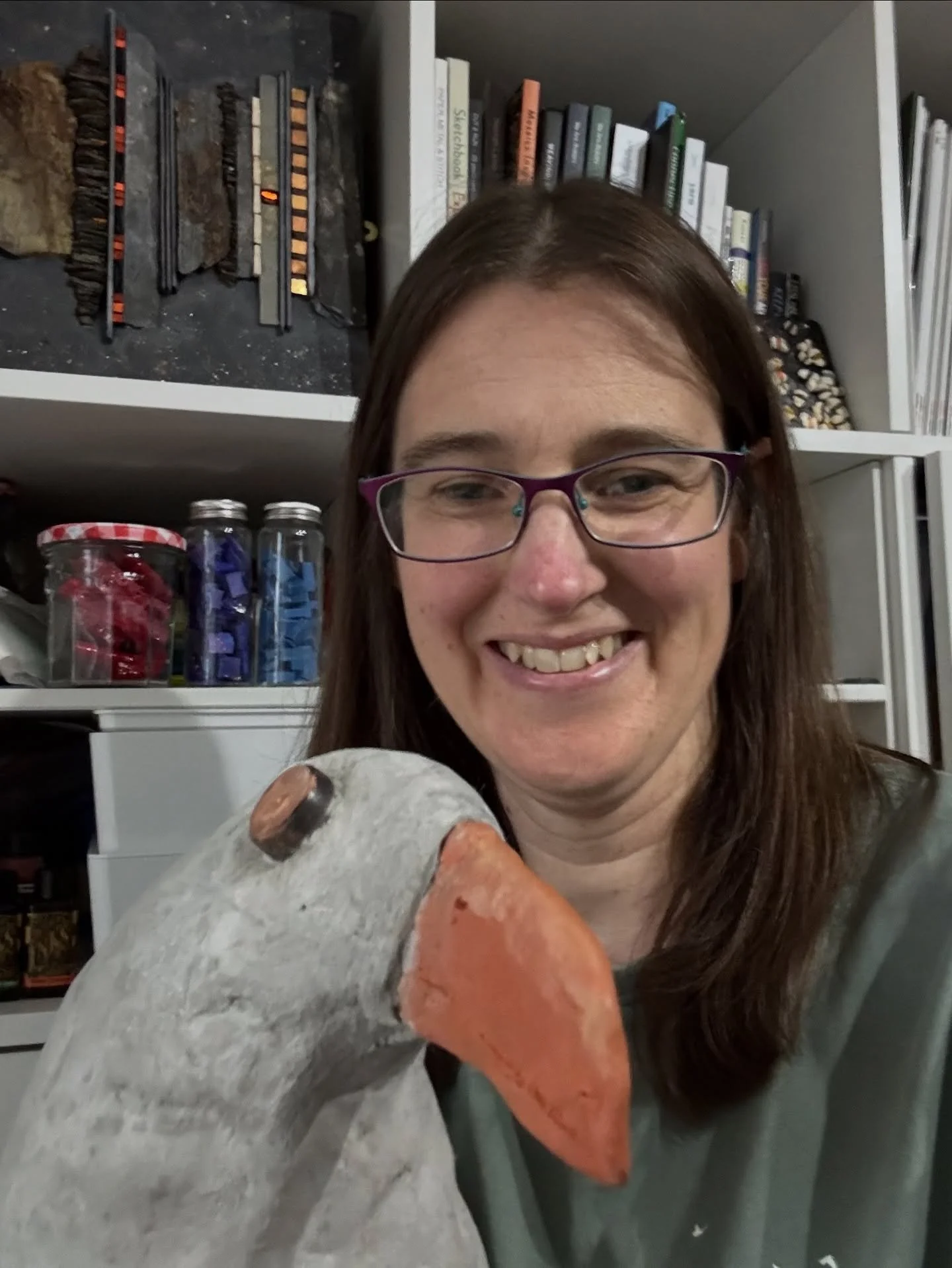 I just wanted to say a big thank you to Kim and Yvonne at @pal_tiya for organising an amazing session inside my membership programme yesterday. 
Kim gave a fabulous demonstration of how to use the product to create sculptural pieces and took time to
