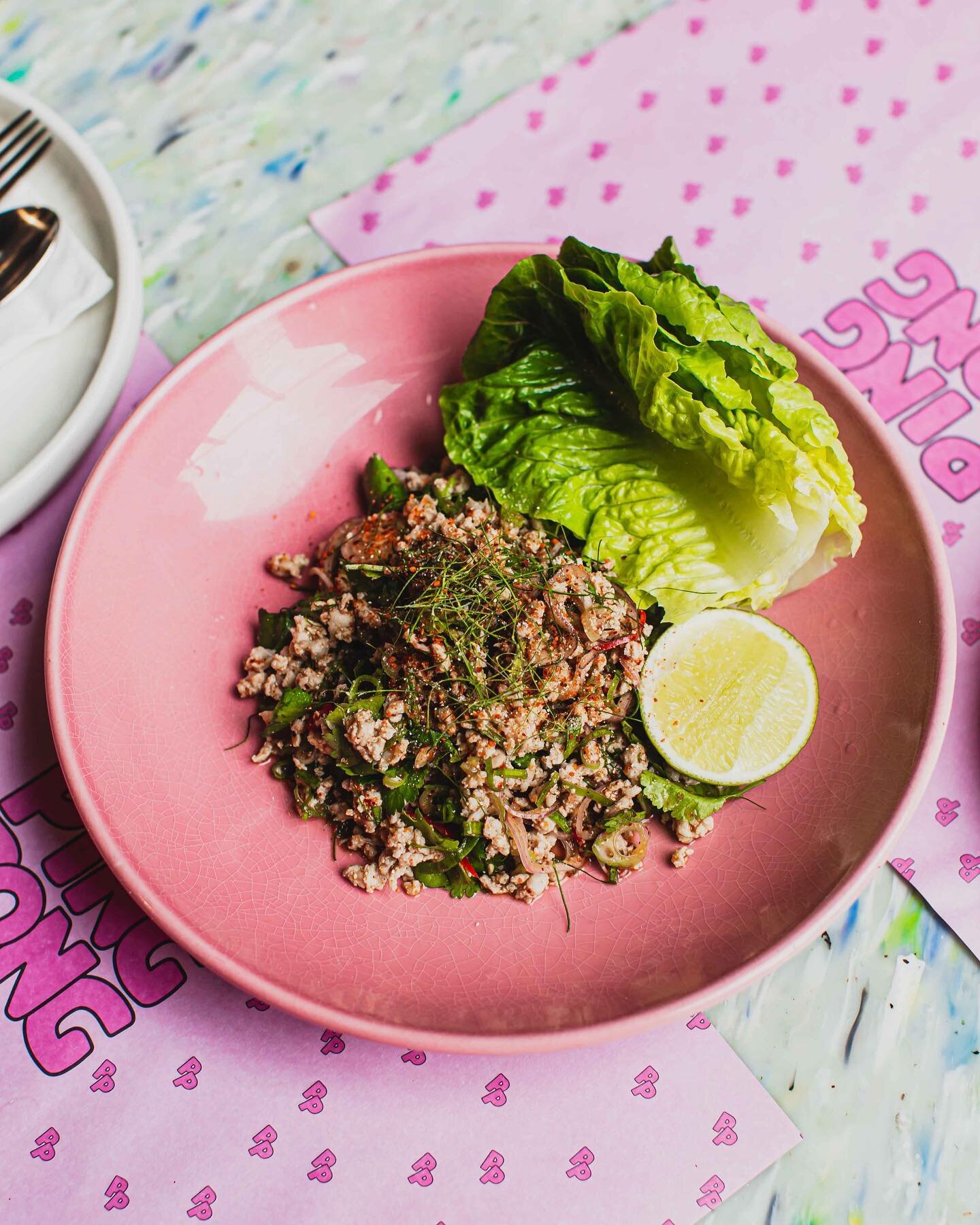 Chicken laab, isan herbs, chilli, kaffir lime, lettuce cups 😊🥳👌🏼
Snapped by @rachaelbaskerville 
#pingpong #brisbane #thai