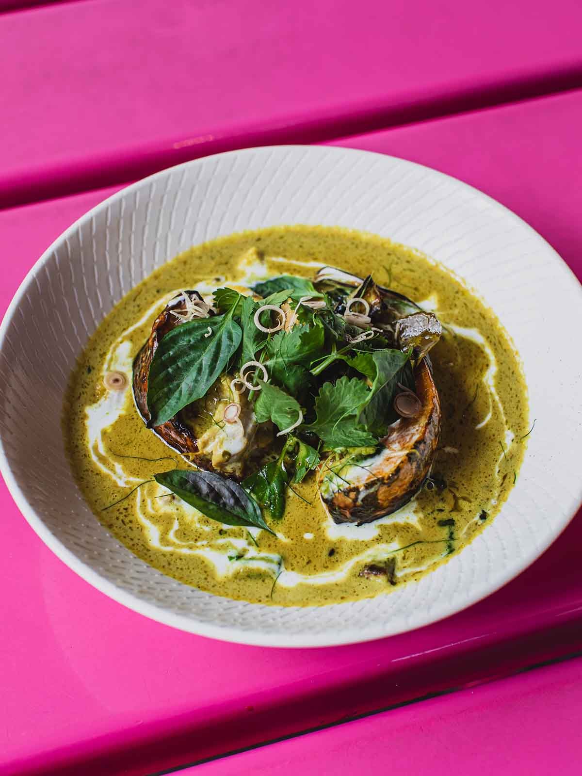 Comfort in a bowl. Our vibrant Green Curry is packed with a rich, aromatic coconut broth, fresh herbs, and perfectly roasted veggies to warm your soul.

Reserve your spot now: sevenrooms.com/explore/pingpong/reservations

#pingpong #greencurry #thaif