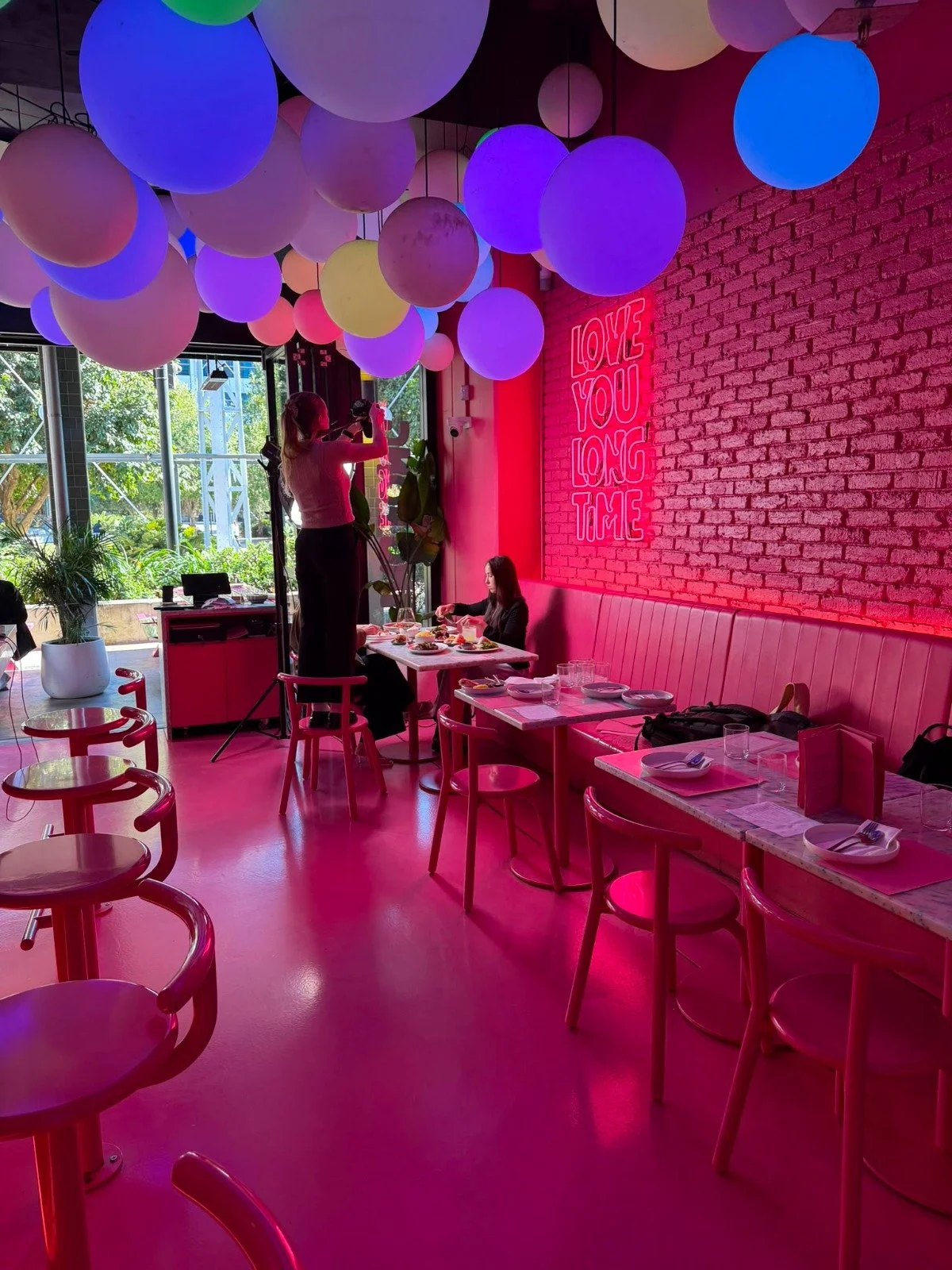 Behind the scenes at PingPong, capturing fresh creative energy and bold vibrant vibes under the glowing neon lights.

Book Your Table Now:
www.sevenrooms.com/explore/pingpong/reservations/create/search

#pingpong #behindthescenes #vibrantvibes #photo