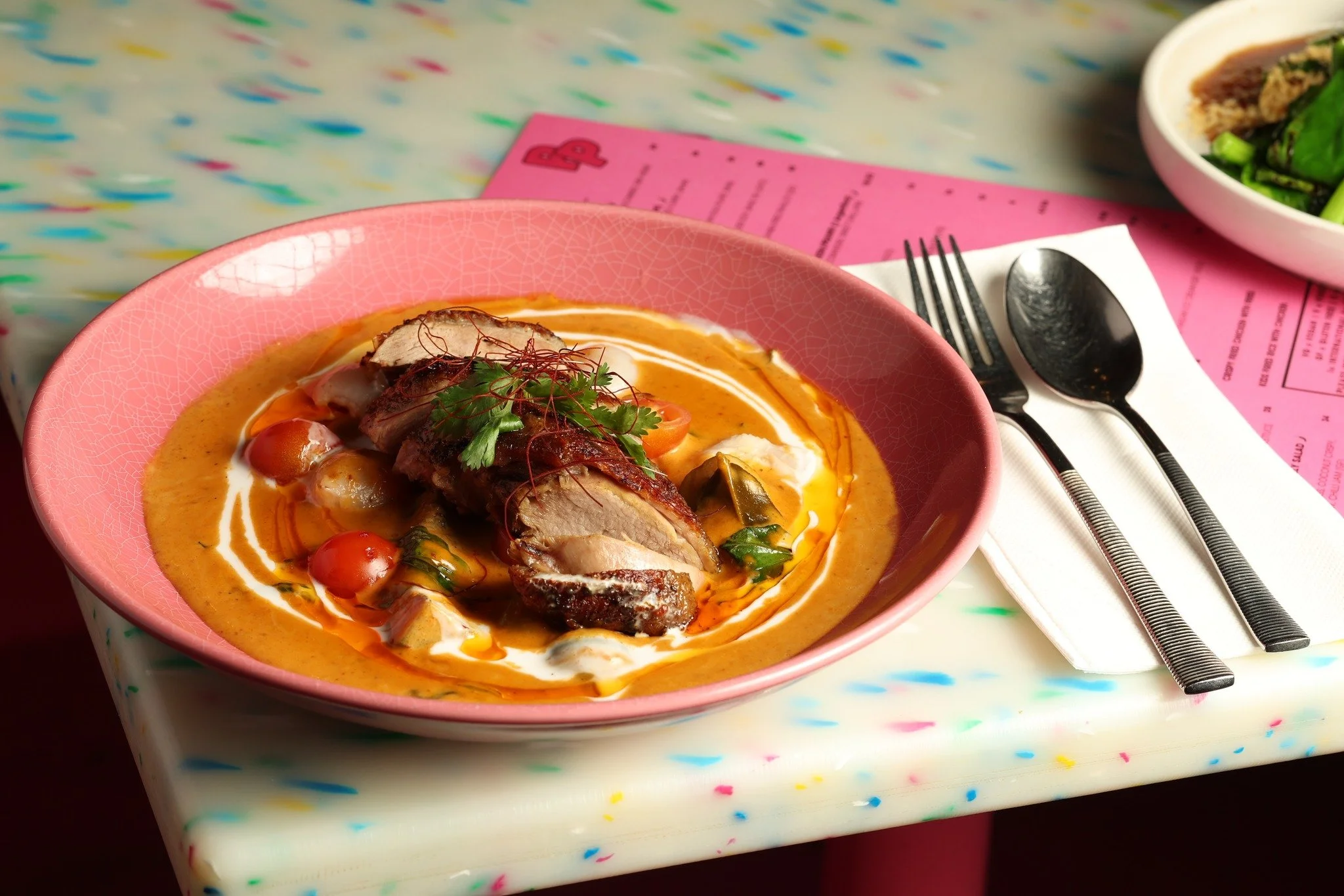 Elegantly arranged and utterly irresistible, this Red Duck Curry brings serious culinary flair to your table.

Book your table at Ping Pong before they're gone!
www.sevenrooms.com/explore/pingpong/reservations/create/search

#pingpong #redduckcurry #