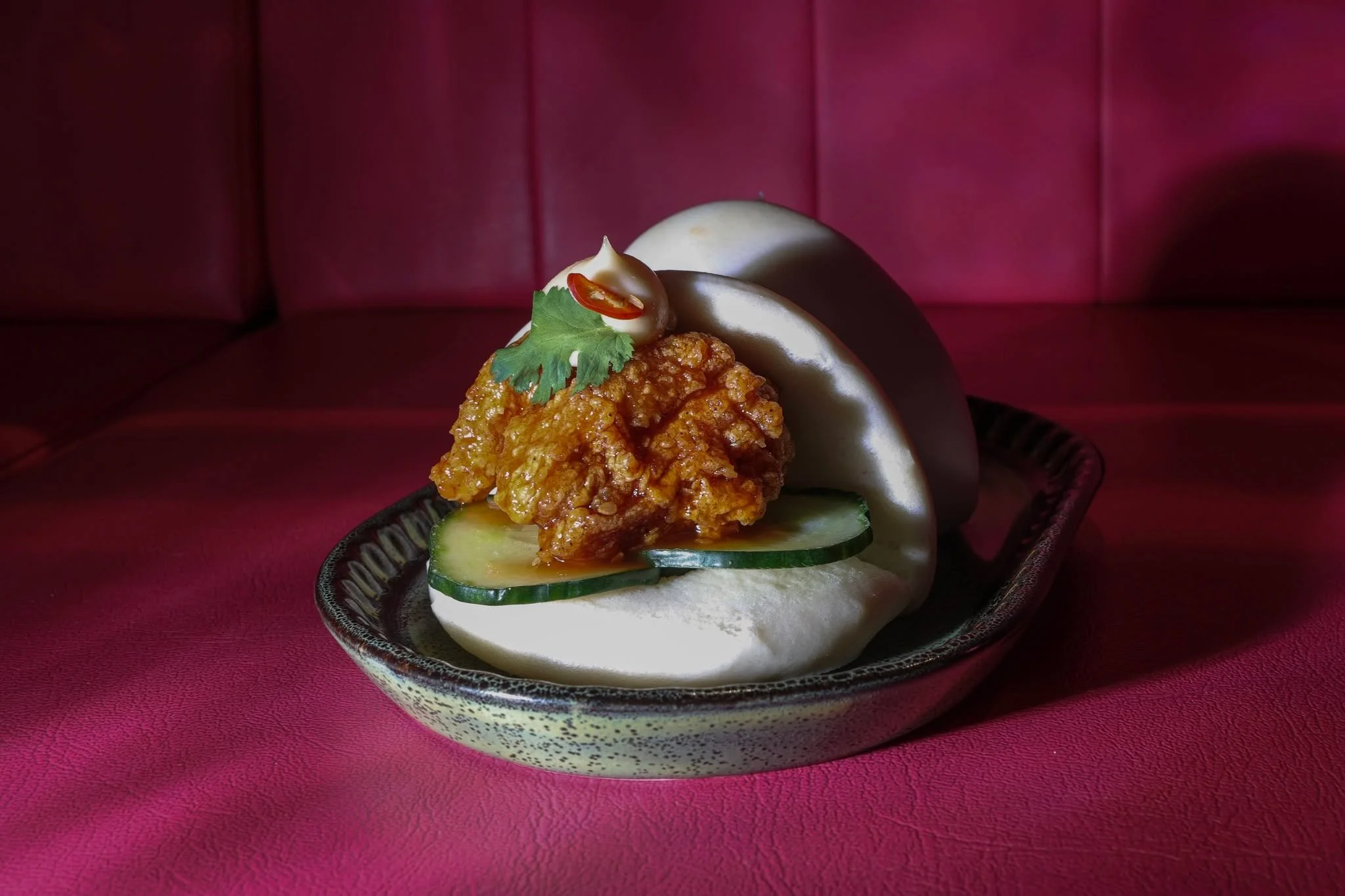 A deliciously crispy Chicken Bao, tucked into a soft, fluffy bun with fresh, vibrant flavours.

Save your spot and come savour every delicious bite:
www.sevenrooms.com/explore/pingpong/reservations/create/search

#chickenbao #bao #crispychicken #food