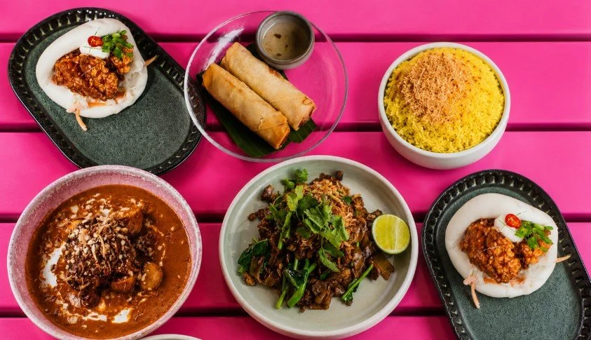 Zero guesswork, all the best bites on one table. Crispy fried chicken bao, golden spring rolls, wok tossed flat noodles, rich slow cooked curry, and toasted coconut rice made for sharing.

Snag your spot for dinner: https://www.sevenrooms.com/.../res