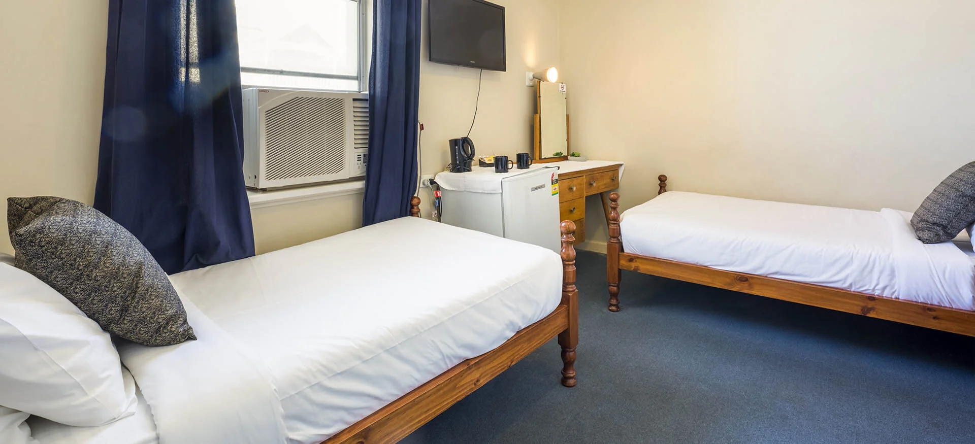 Accommodation-Economy Twin-Banner.jpg