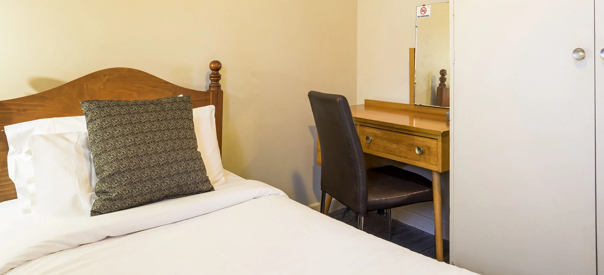 Accommodation-Studio Twin Single-Banner.jpg