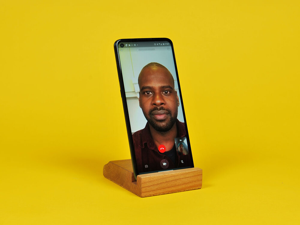PHONE STAND — LOOSE FIT