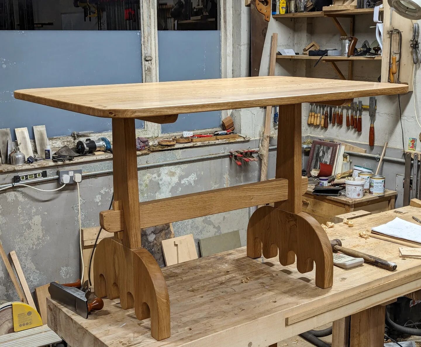 This custom size table is on the way to LA.  So fun to make and that oak looks banging.
#biginusa #oak #craft #sweetfurni