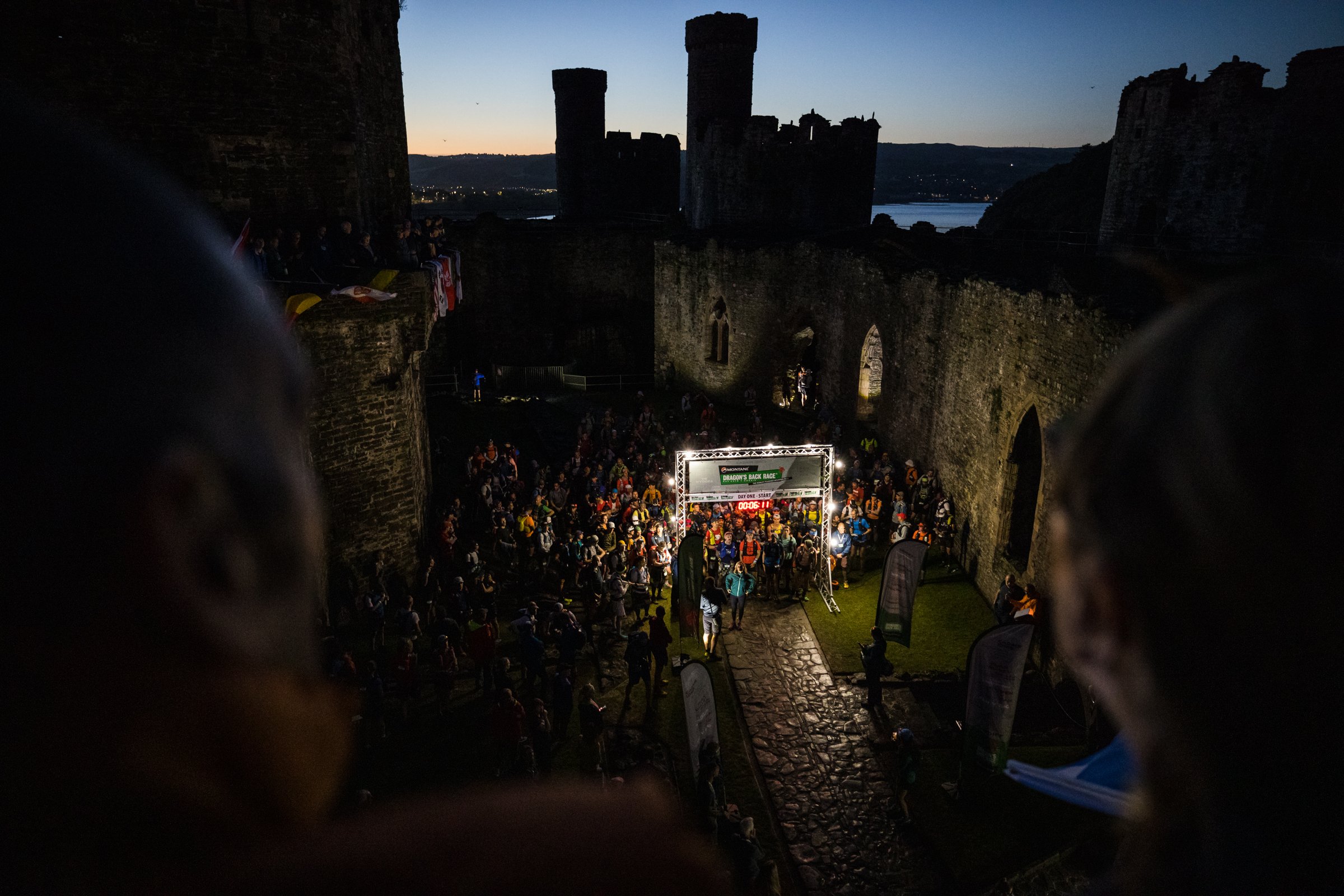 Montane Dragons Back Race 2022 - Conway Castle Start - © No Limits Photography 115.jpg