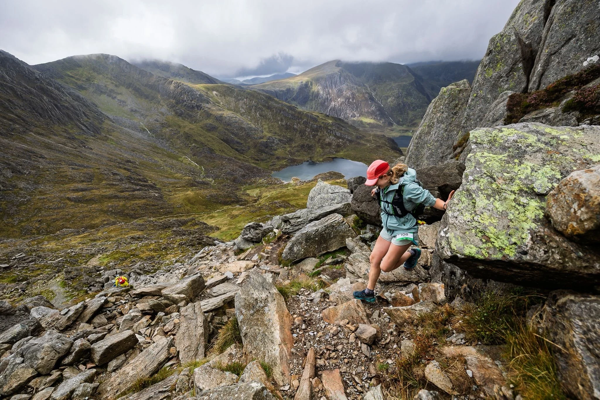 Mountain Runner on Technical Terrain on Dragon's Back Race
