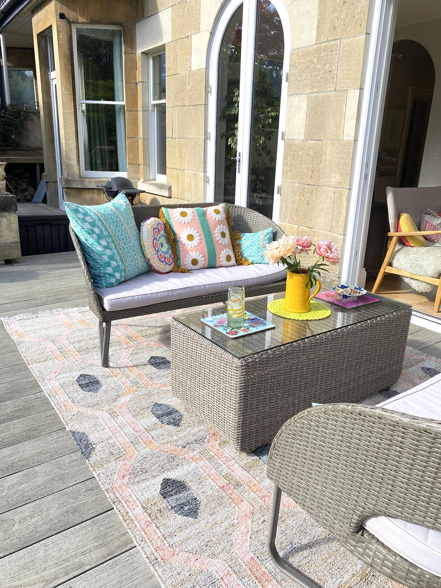 How to Transform Your Outdoor Living Spaces