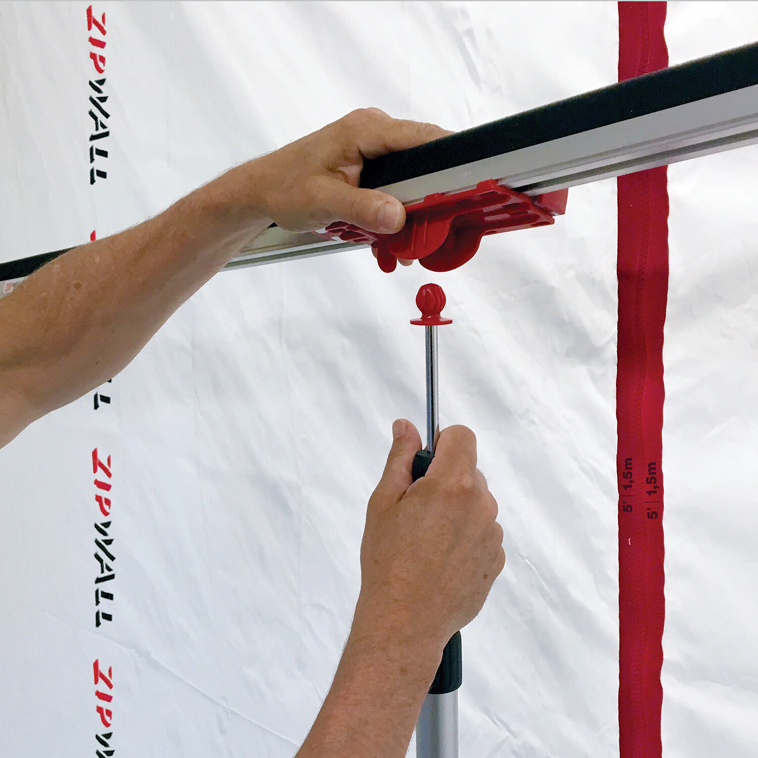 zipwall-zipfast-reusable-barrier-panels-zf-slp-spn_close-up-in-use.jpg
