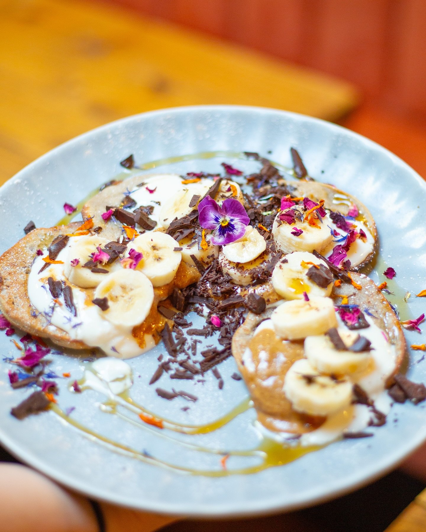 Fridays are for pancake🙌 our buckwheat pancakes are a fan favourite, with the choice of 3 toppings we have a option for all moods😍

Which is your fav?🤔