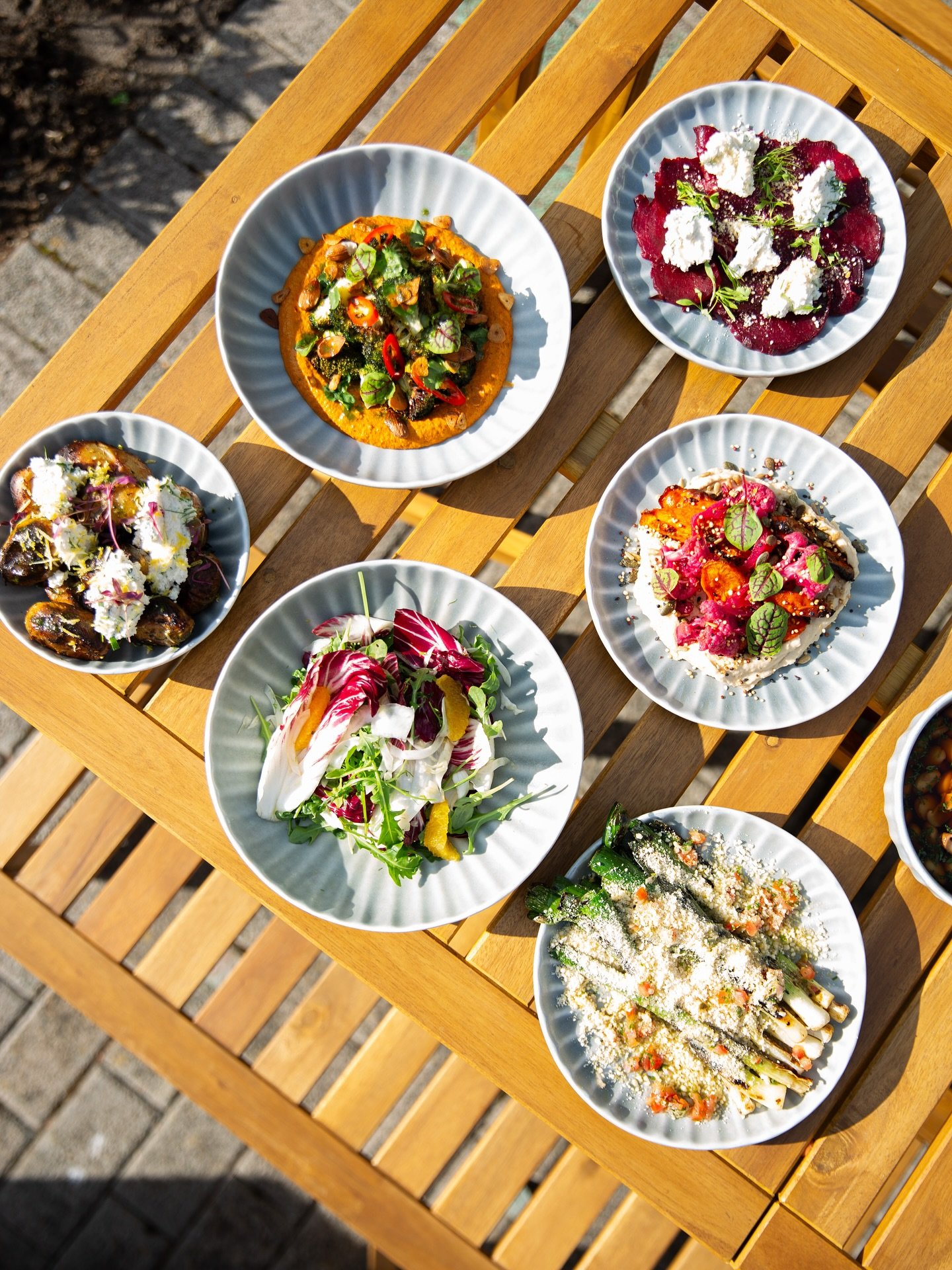 🌸 Suppers in Bloom 🌱

A seasonal celebration of vibrant, plant-based small plates. Each dish honours the rhythm of nature &mdash; bold in flavour, colourful on the plate, and rooted in the garden.

Think: shared dishes, thoughtfully crafted, and in