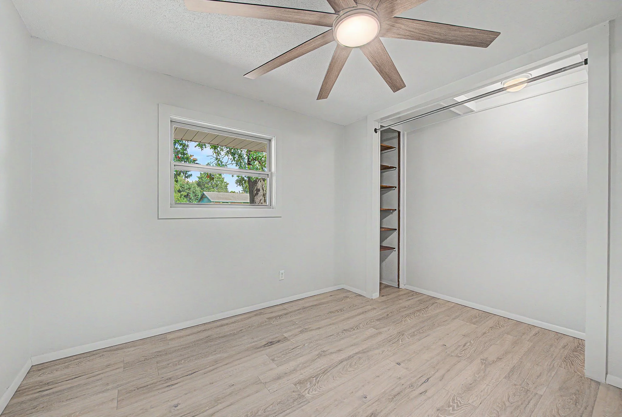 BEDROOM 1-1.jpg