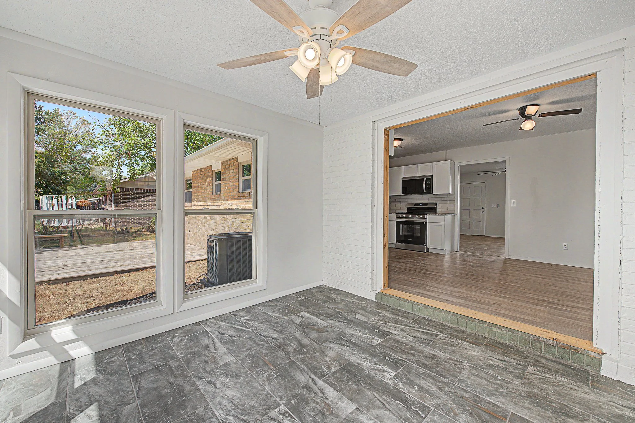 SUNROOM1.jpg