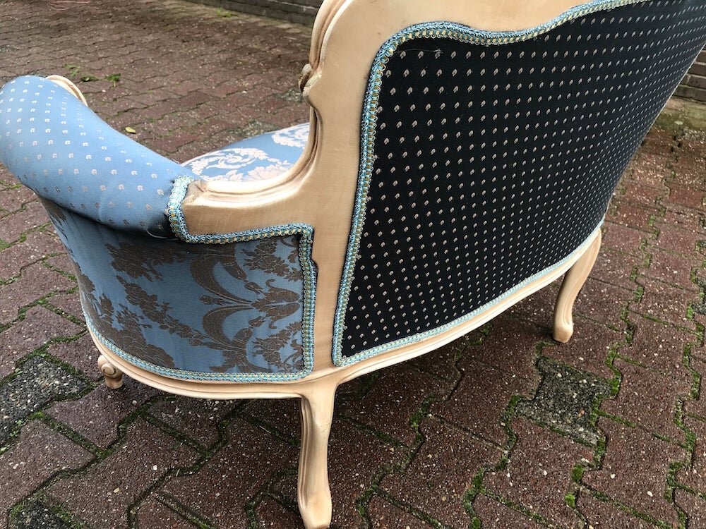 contemporary-blue-and-white-french-louis-xvi-style-settee-7028.jpeg
