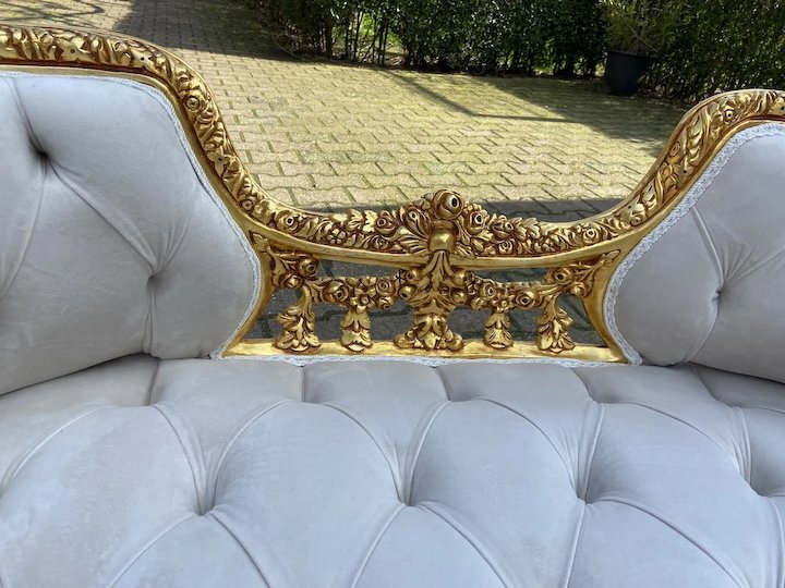 French-Louis-XVI-Style-Small-Settee-full-3o-720-479d982d-d2d2d2.jpg