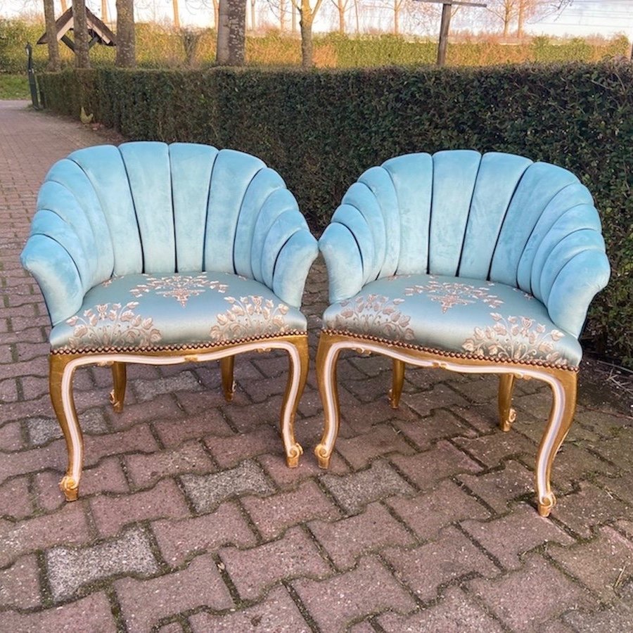 chairs11a0.jpg