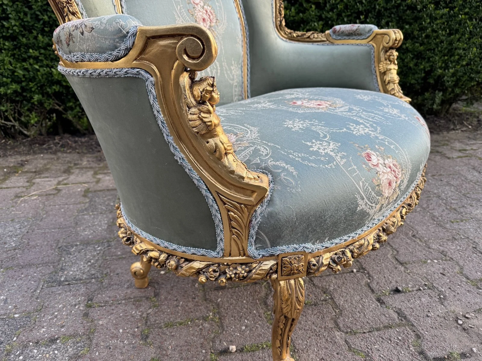 Sofa176a5.JPG