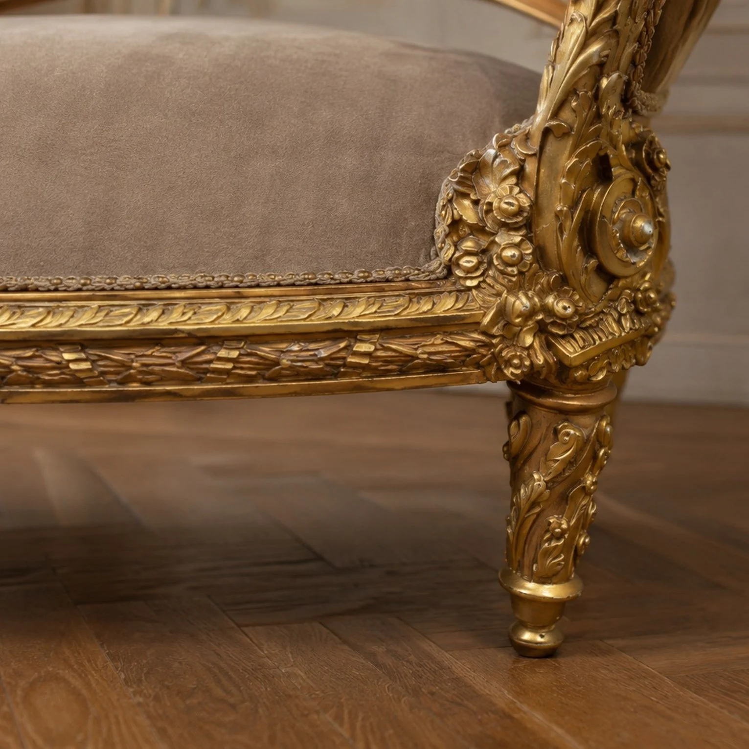 Sofa4a50.jpg
