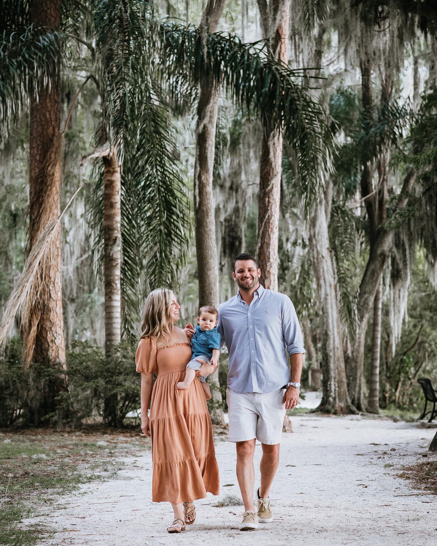 The weather is cooling and the holidays are quickly approaching 🍁👻🎄✨It&rsquo;s the perfect time to start planning for family photos! 

Don&rsquo;t let another year go by without capturing life&rsquo;s sweet moments because life is too dang short. 