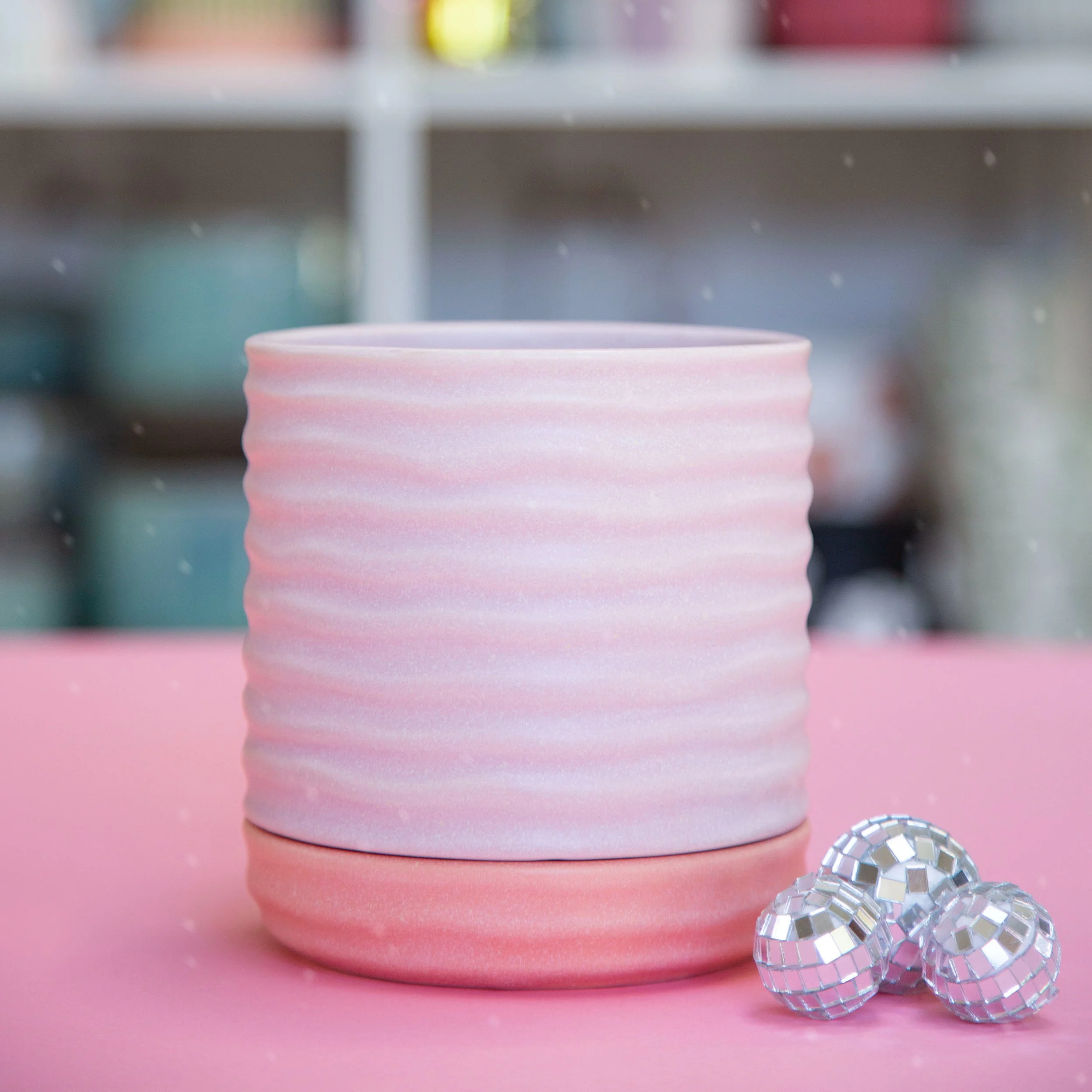 Manitoba Pot - Lilac Pot with Pink Saucer