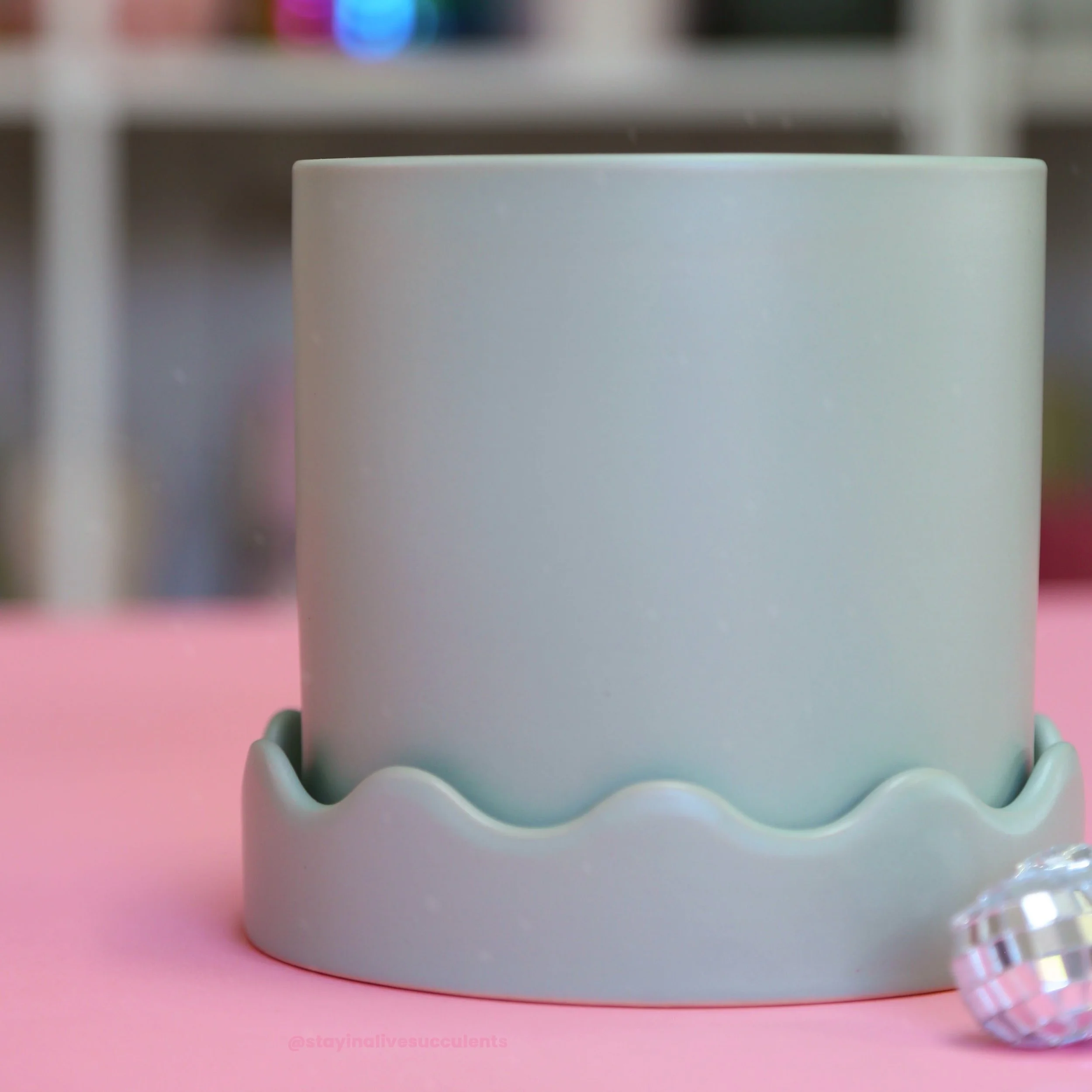 Pissaro Mint Scalloped Planter with Saucer