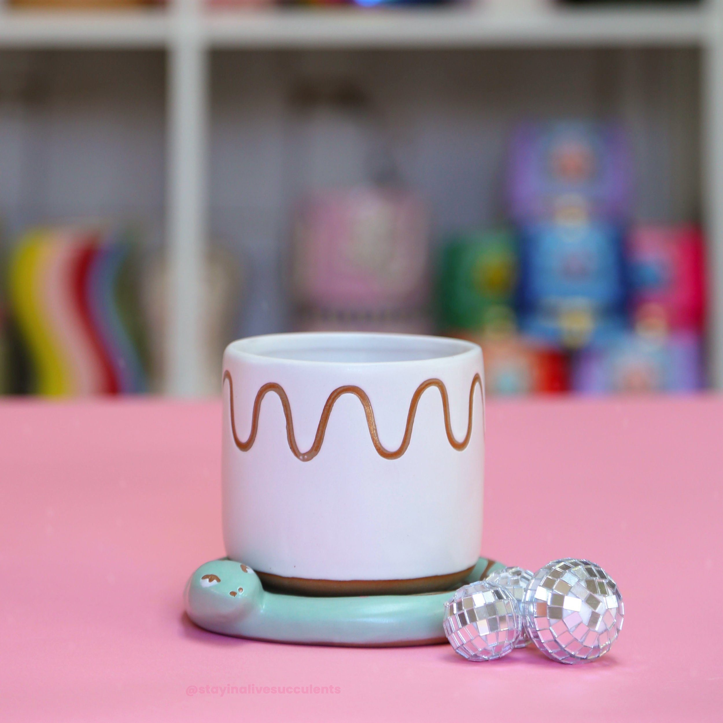 Bindi Snake Pot with Saucer 4"