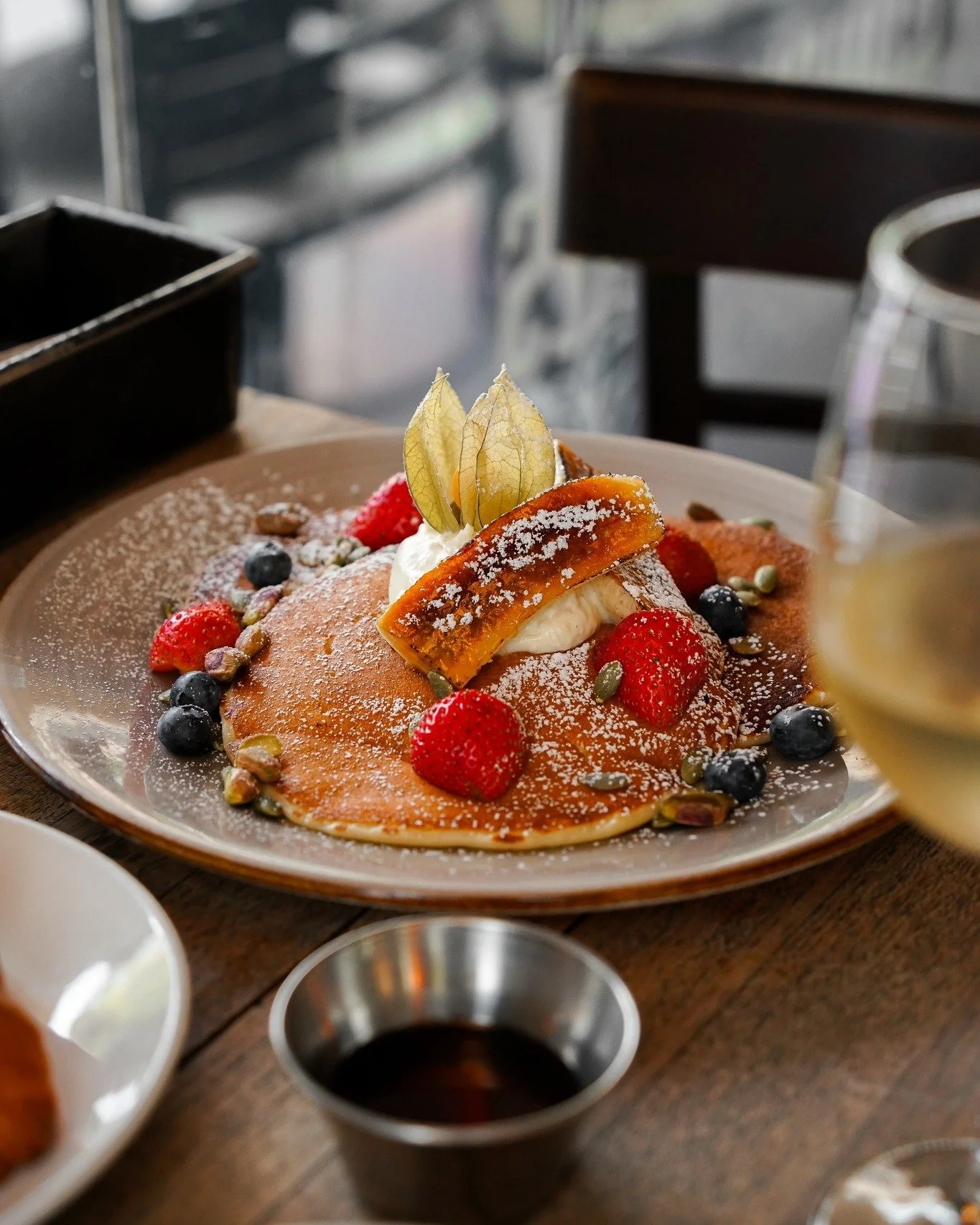 Start the weekend on a sweet note with buttermilk pancakes 🥞

✧ Available for brunch until 3.30pm ✧

Make a reservation at nassimhill.com.sg 🏡
