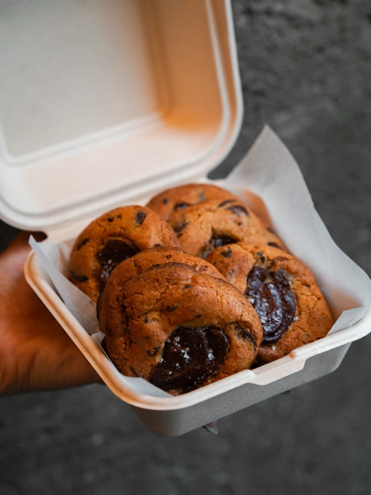 Ending the week with some (well-deserved) Chocolate Chunk Cookies 🍪 

Order for delivery/pickup at nassimhill.com.sg!