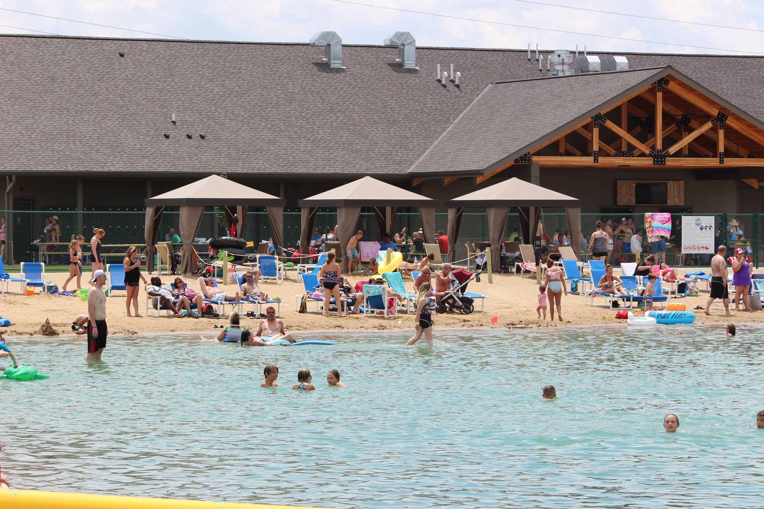 Bear paw beach jellystone park camp resort in caledonia