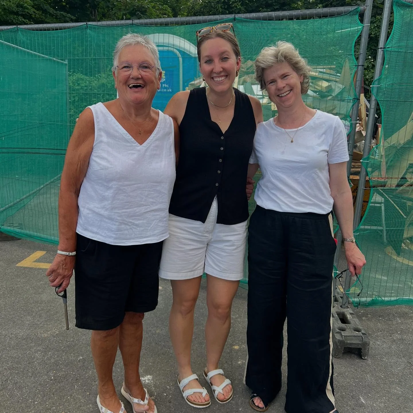 We love when our staff team match!🤣 ⚪️⚫️⚪️