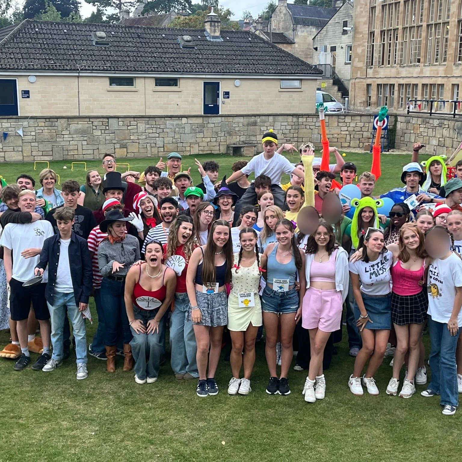 This time next week our Y9s-13s will be away at the Download Week Away! Please be praying for our leaders and young people as they get ready to go and explore the book of James together (and have a lot of fun🤪)