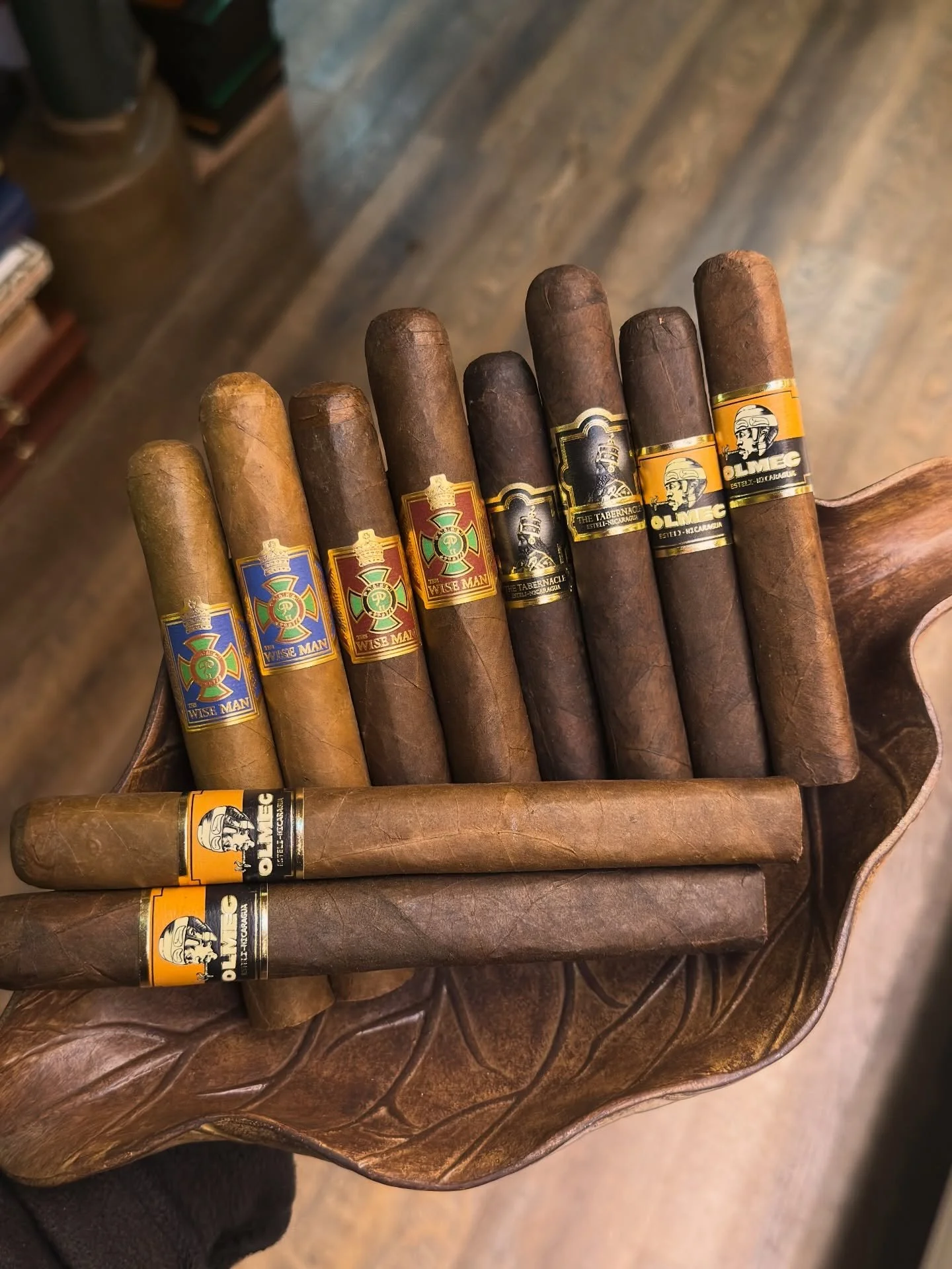 Now Smoking: @foundationcigars 
 
Wise Man Corojo &ndash;
Strength: Medium
Notes: Vanilla, bread, cream, wood
Vitola: Robusto, Toro
 
Wise Man Maduro &ndash;
Strength: Medium
Notes: Coffee, earth, cedar, pepper
Vitola: Robusto, Toro
 
Tabernacle &nda