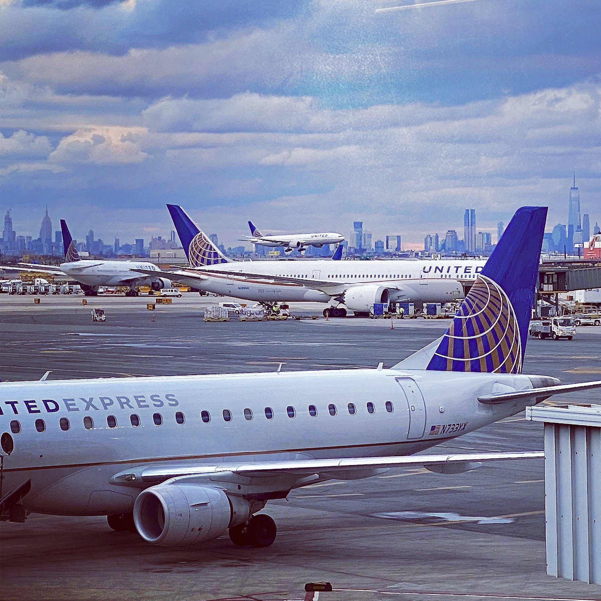 Newark Airport w_United Planes.jpeg