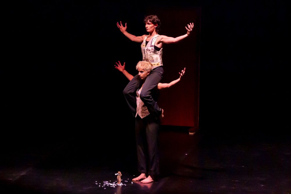 4. Compagnia Opus Ballet  - ototeman, L-R Stefania Menestrina e Sofia Galvan, ph. gaia Biagiotti.jpg